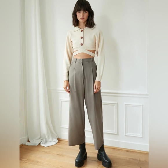 Pixie Market Cruz Beige Crop Cardigan Cream Retails $119 - Picture 5 of 8